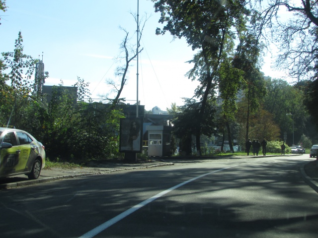 Ситилайт, Киев, Паркова дорога,  ліворуч, при під'їзді до КВЦ "Парковий" (рух із центру)