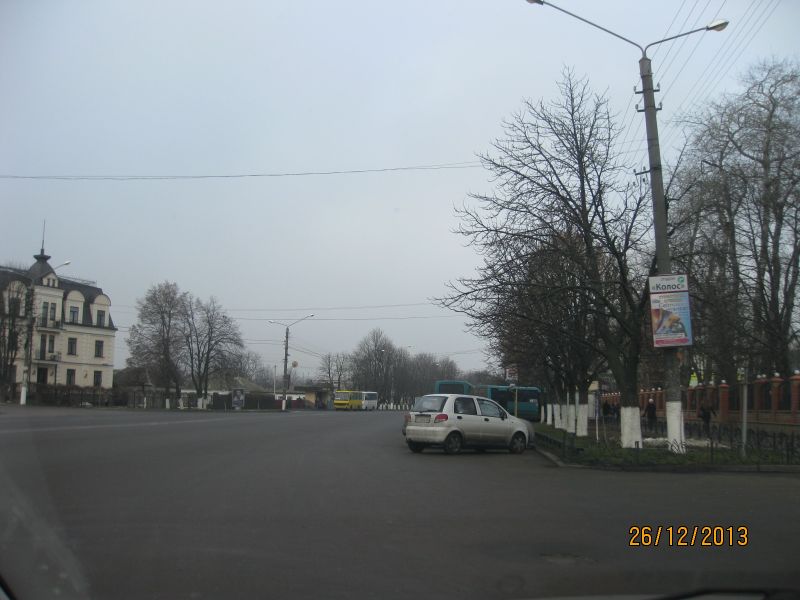 Нестандарт, Бориспіль, вул. Київський Шлях,  навпроти Стадіону "Колос"