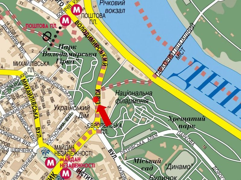 Сітілайт, Київ, Владимирский спуск, 100 м від Європейської пл., в бік Поштової пл.