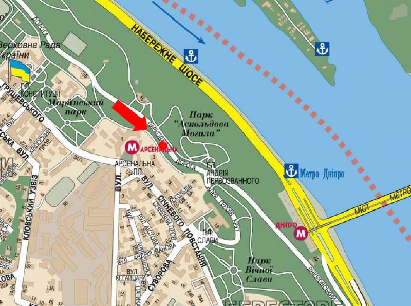 Сітілайт, Київ, Паркова дорога вул., в районі "Зеленого театру", в бік Дніпровського спуску