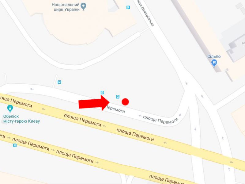 Сітілайт, Київ, Перемоги пл., 2, біля Цирку, в сторону бул. Шевченка