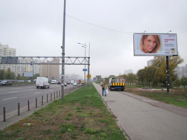 Роллер/Призматрон, Киев, пр.Бажана,1Т навпроти 36 ст.м.Харьківська-ст.м.Позняки в центр