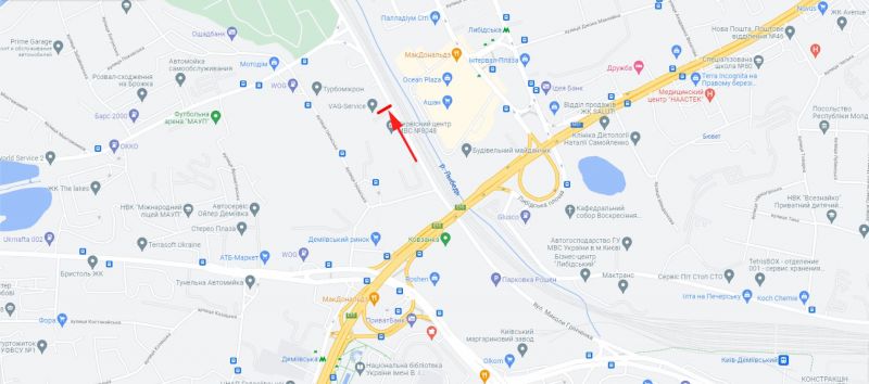Ролер/Призматрон, Київ, Грінченка М. вул. 18, супермаркет Ашан, ТЦ "Оушен Плаза", рух в напрямку центру