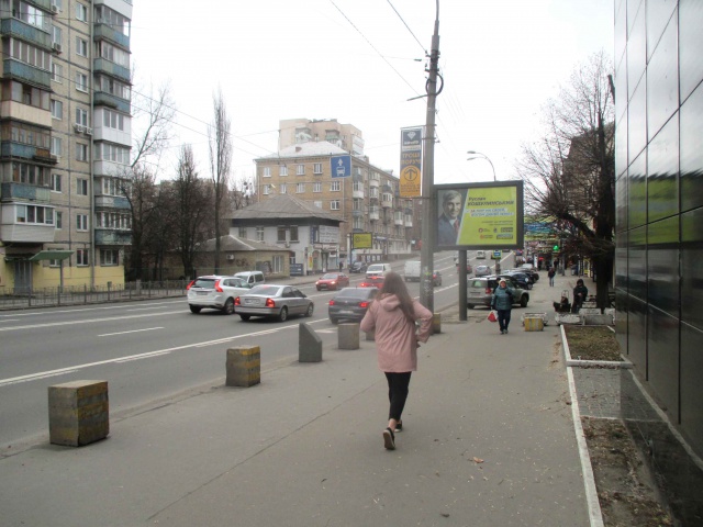 Скрол/Сітіборд, Київ, вул.В.Гетьмана/вул.Брайчевського Cosmo Multimall ТЦ БОЛЬШЕВИК