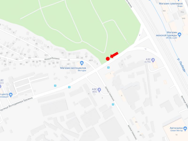 Білборд/Щит, Київ, Брожка вул. (колиш. Кіровоградська вул.) / вул. Ізюмська, на світлофорі, в сторону вул. Лобановського пр. (колиш. Червонозоряний пр.)