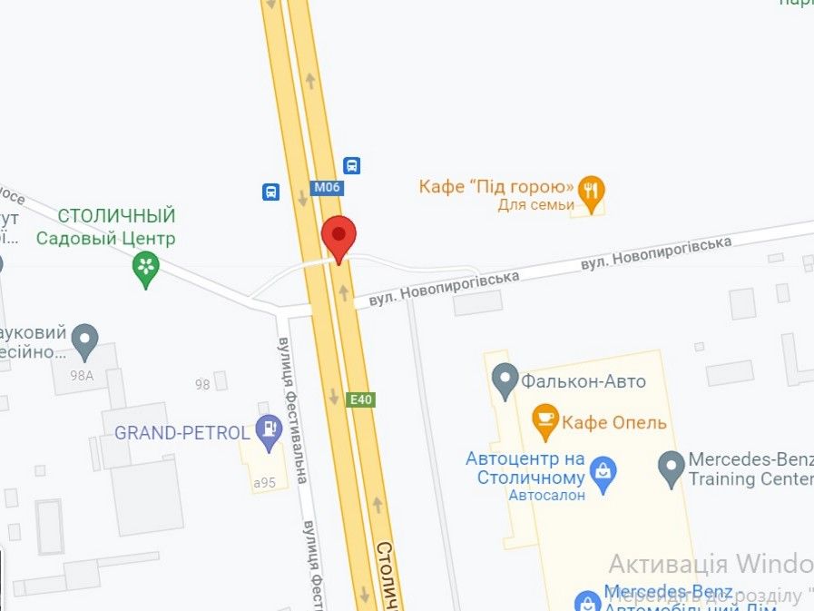 Реклама на мостах, Київ, Столичне шоссе, у напрямку вїзду до міста, біля Автоцентру