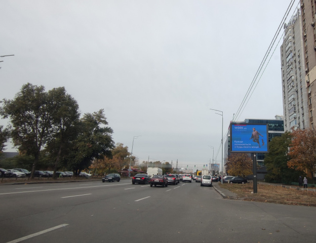 Led екран/Відеоборд, Київ, Дніпровська набережна, 3А (рух до мосту Патона)