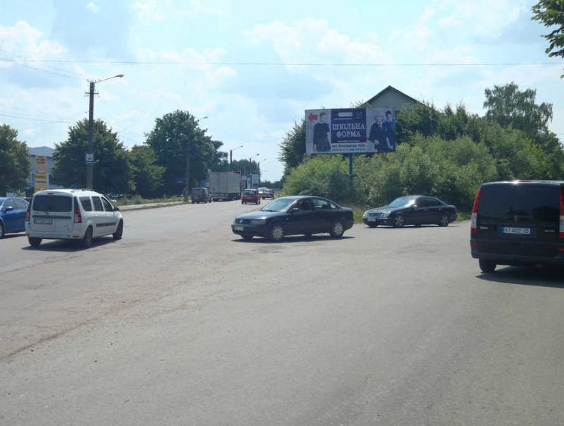 Билборд/Щит, Ивано-Франковск, Коновальця ( перед мостом)     автосалони