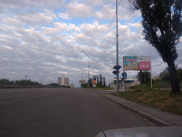 Роллер/Призматрон, Киев, Броварський проспект, 100 метрів руху від проспекту Визволителів  (АЗС "SOCAR")