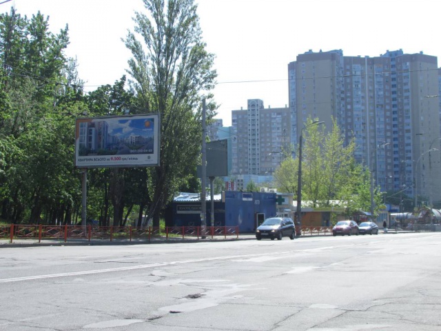 Билборд/Щит, Киев, Свободи проспект, 2  (за 150 метрів руху до проспекту Правди, ліворуч)