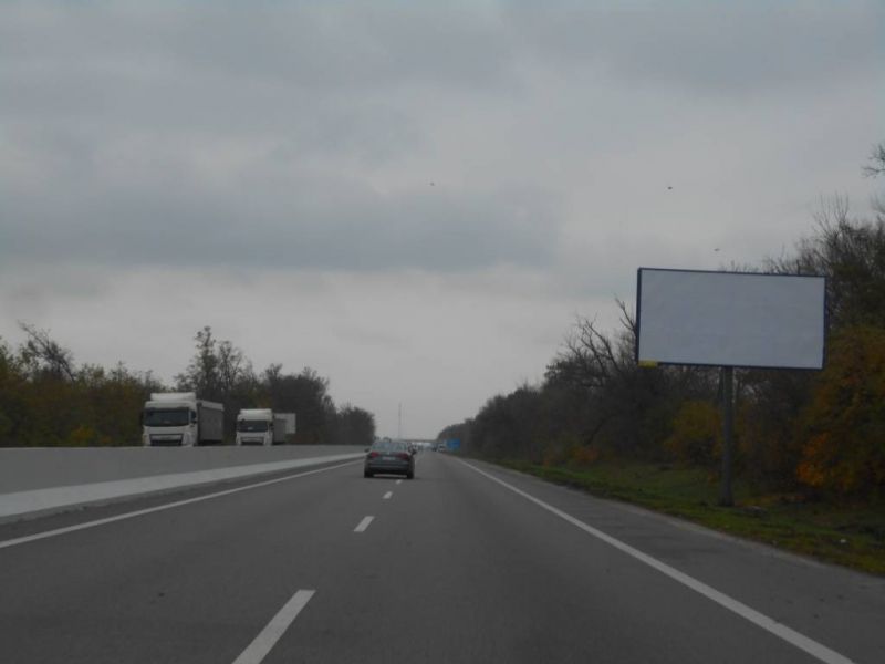 Білборд/Щит, Траси, с. Ксаверівка, траса М-05 Київ-Одеса, км 58+270 право, за 1150м до повороту на с. Пінчуки та с. Ксаверівка 2-га