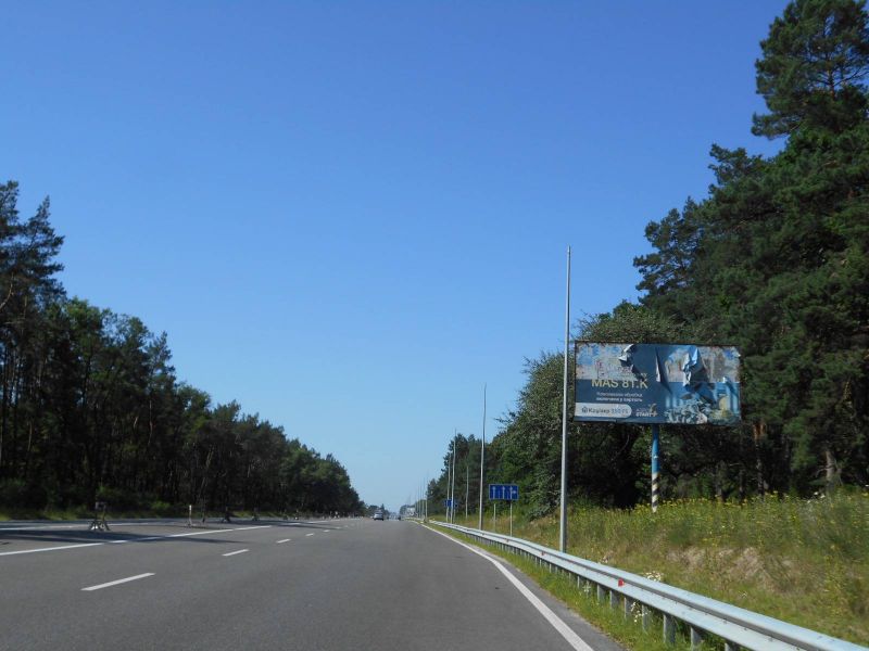 Білборд/Щит, Траси, с. Нова Богданівка, чернігівська траса, траса М-01 "Київ-Чернігів-Нові Яриловичі", км 46+750 ліво, за 1.1км до повороту на вул. Лісова та с. Богданівка, через 1.3км після повороту на с. Нова Богданівка