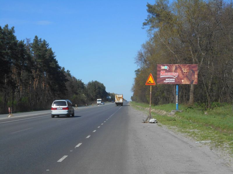 Білборд/Щит, Траси, с. Нова Богданівка, чернігівська траса, траса М-01 "Київ-Чернігів-Нові Яриловичі", км 48+250 право, через 150м після автобусної зупинки, через 300м після повороту на с. Нова Богданівка