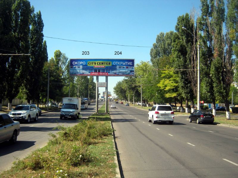 Билборд/Щит, Одесса, пр-т Глушко-Ильфа и Петрова - с площади (слева)