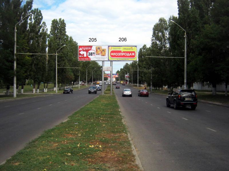 Билборд/Щит, Одесса, пр-т Глушко-Ильфа и Петрова - к площади (слева)