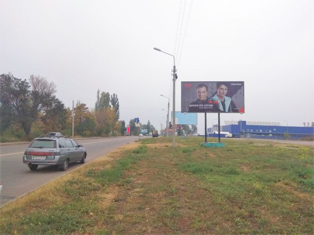 Білборд/Щит, Кривий Ріг, Бикова вул., 33 (ТЦ “Епіцентр”), в'їзд  на стоянку со стоянки