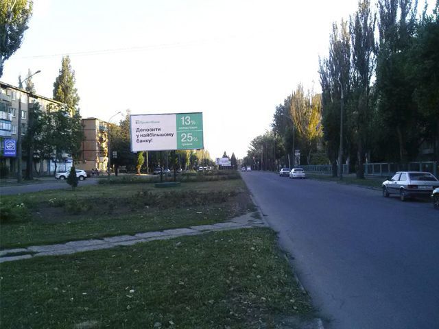Білборд/Щит, Кривий Ріг, Васякина вул.,4, (розподільча смуга) до Соборности вул.
