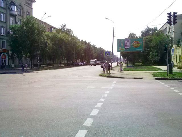 Білборд/Щит, Кривий Ріг, Калнышевськогов ул., 15б - Українська вул., до Звільненняя пл.