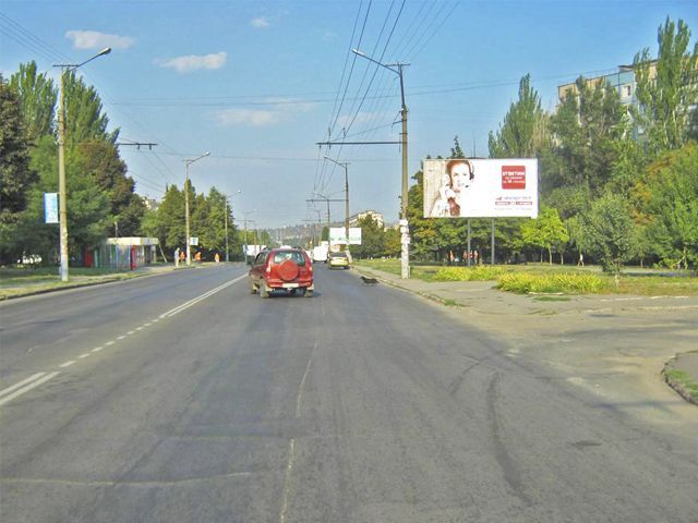 Білборд/Щит, Кривий Ріг, мкр. 4-й  Зарічний, 8 (зуп. "Школа міліції"), до  Десантної вул.