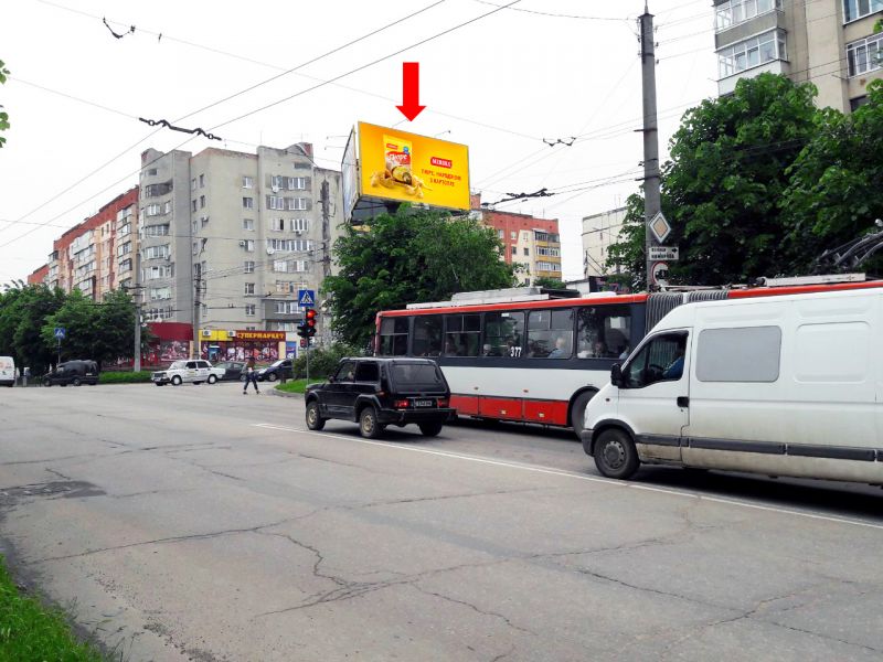Билборд/Щит, Черновцы, Героїв Майдану вул. (кол. Червоноармійська вул.), 115 / Комарова вул., в центр