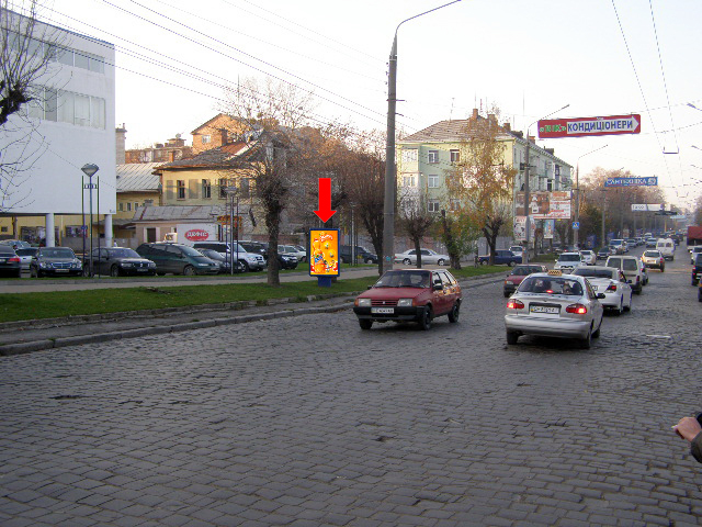 Ситилайт, Черновцы, Головна вул., 124 / Гончарова вул., біля фабрики "Імпульс", в центр