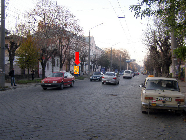 Ситилайт, Черновцы, Головна вул., 108, біля магазину "Ассоль", в центр