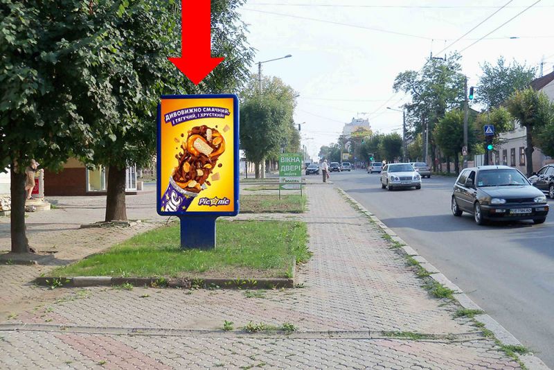 Ситилайт, Черновцы, Героїв Майдану вул. (кол. Червоноармійська вул.), 37 / Садова вул., з центру