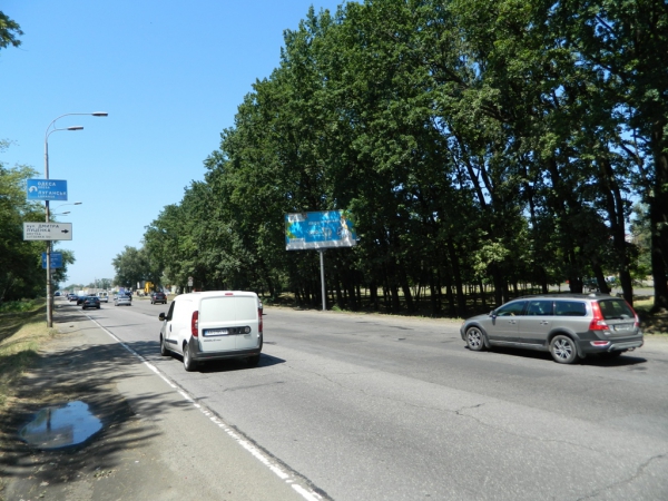 Білборд/Щит, Київ, Кільцева дорога / вул. Дмитра Луценка, напроти ТЦ "Аракс", "Фокстрот" - в напр. пр. Берестейський