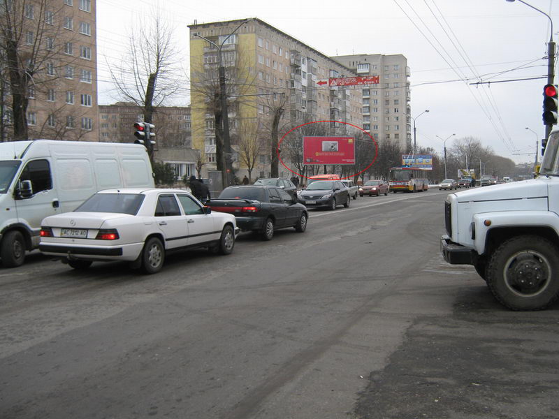 Білборд/Щит, Тернопіль, 15 квітня - навпроти Бойчуків ("Сільпо")