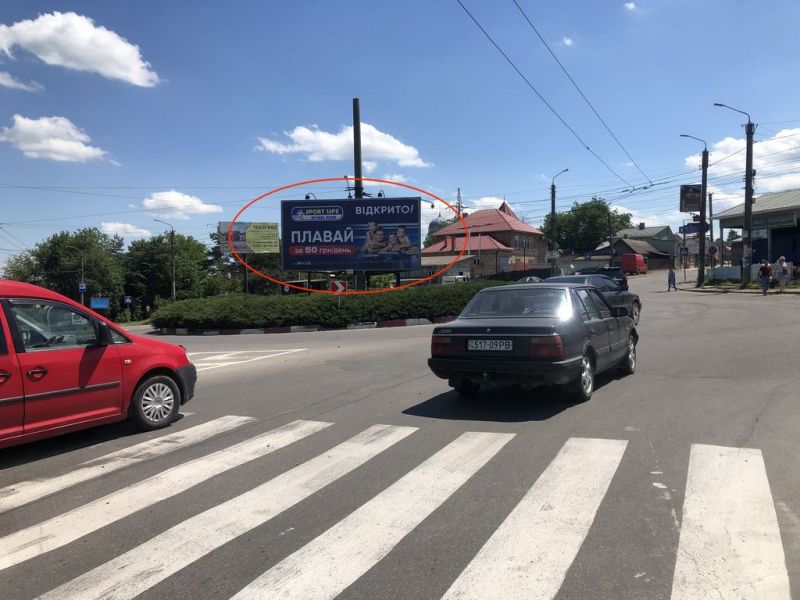 Билборд/Щит, Черновцы, Півден. - Кільцева -  Героїв Майдану з центру