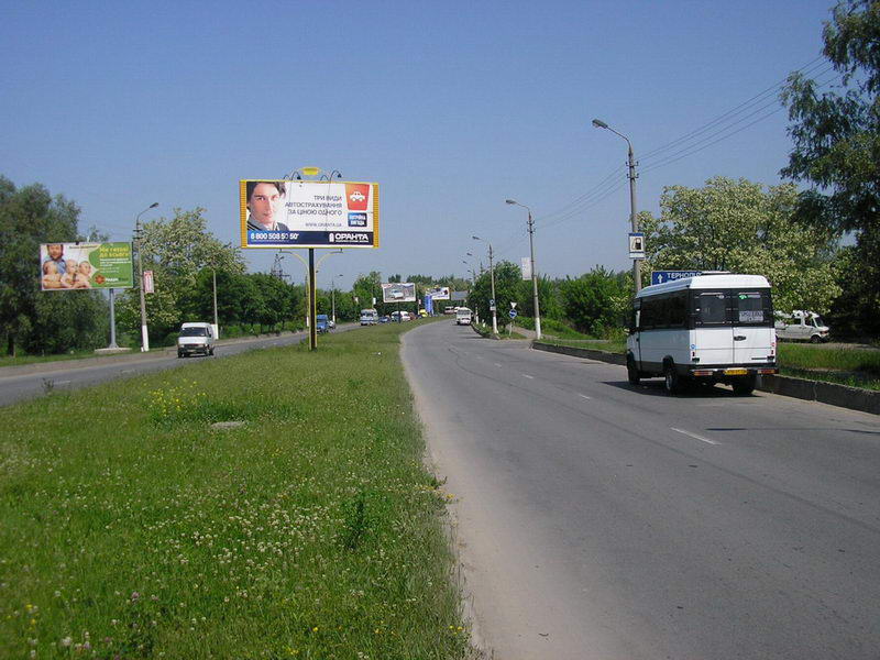 Билборд/Щит, Черновцы, Ізмайлівська (розд. смуга, до ринку); м.2