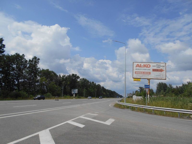 Білборд/Щит, Калинівка (Київська обл.), с. Калинівка, траса М-01 "Київ-Чернігів-Нові Яриловичі", км 34+900 право, об'їзд м. Бровари, біля повороту на вул. Броварська та Рабен Україна, навпроти АЗС "Авантаж", через 450м після Бауміт-Україна // з Києва