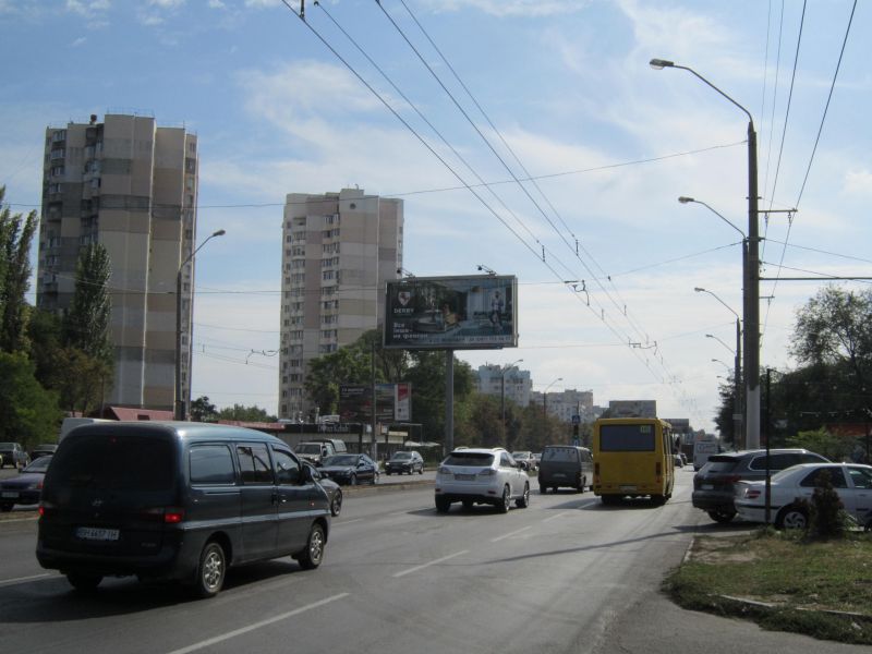 Роллер/Призматрон, Одесса, просп. Маршала Жукова, 47 (на роздільній смузі, з мііста, призма)