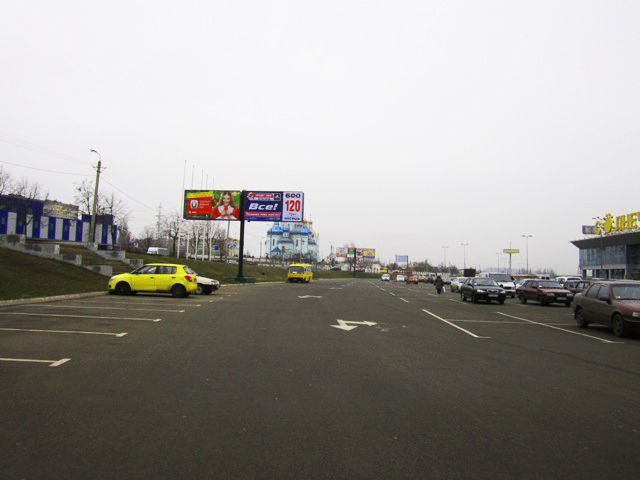 Білборд/Щит, Кривий Ріг, 30 років Перемоги пл., 1, стоянка Сонячна галерея, с\м "ОКЕЙ" ,правий