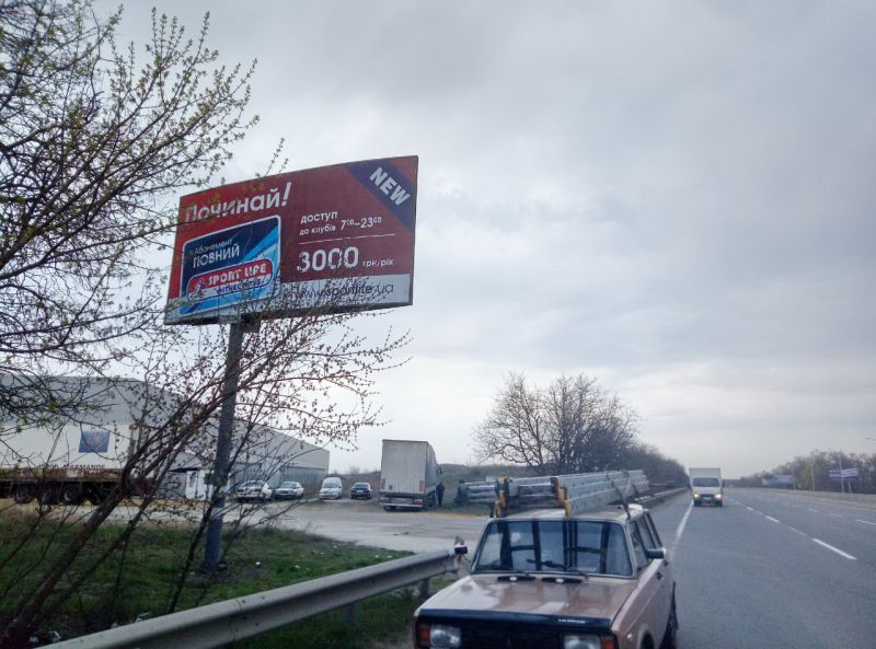 Білборд/Щит, Траси, Київ-Одеса (452+810).До Клеверного мосту з Києва, складський комплекс, навпроти  АЗС Sokar