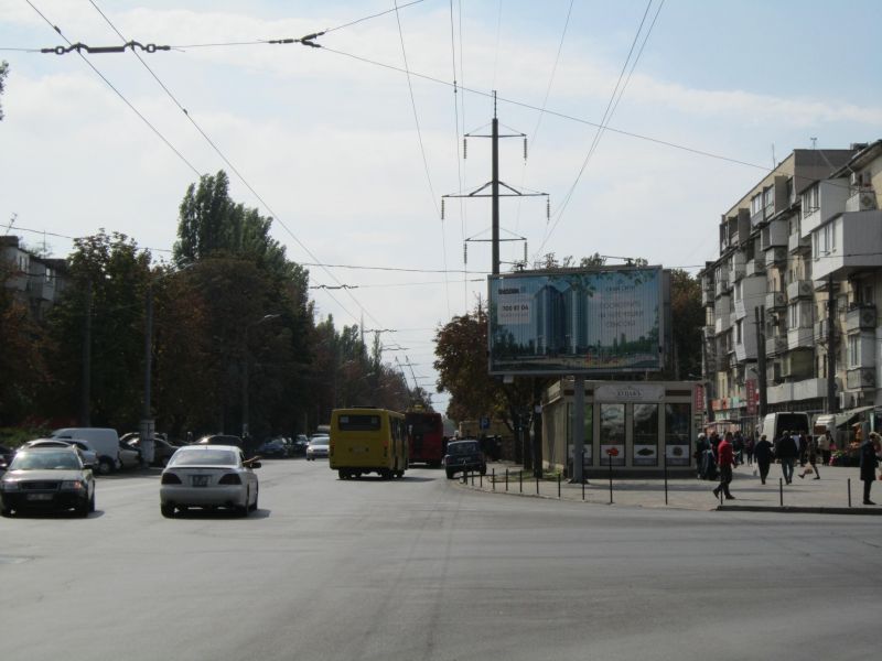 Роллер/Призматрон, Одесса, вул. Космонавтів, 38\1 (Призма)