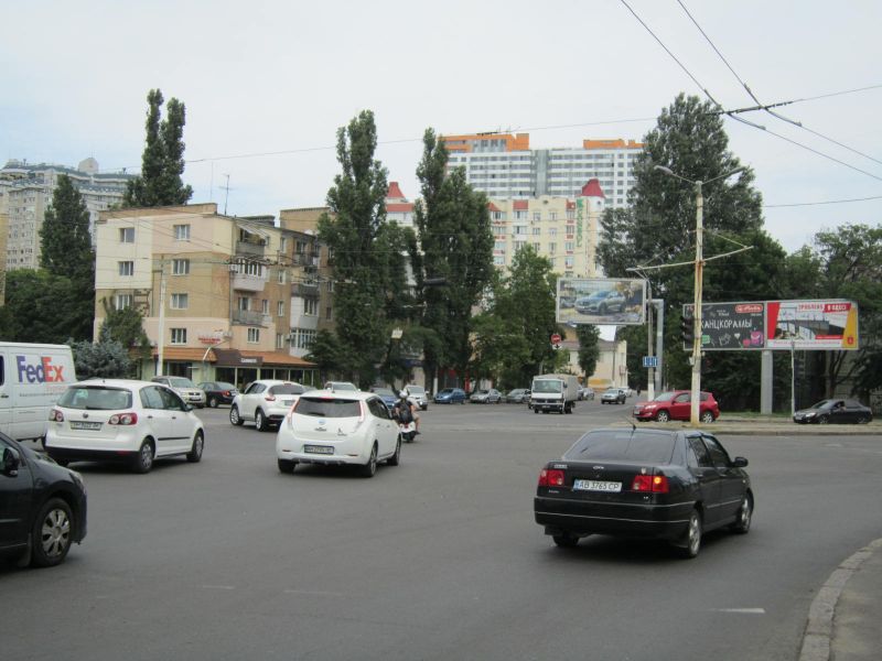 Роллер/Призматрон, Одесса, пр-кт Гагаріна - вул. Канатна, 132 (Призма)