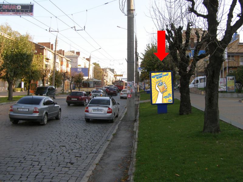 Ситилайт, Черновцы, Головна вул., 124, центральний вхід фабрики "Імпульс", з центру