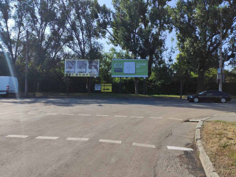 Билборд/Щит, Черновцы, на розі вулиць Енергетичної та Хотинської, правий
