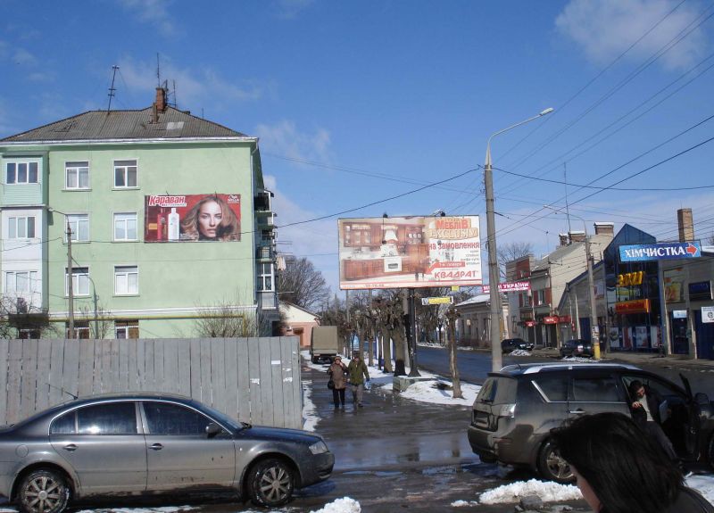 Билборд/Щит, Черновцы, вул.Головна 120 (фасад) навпроти автосалонуЗахід