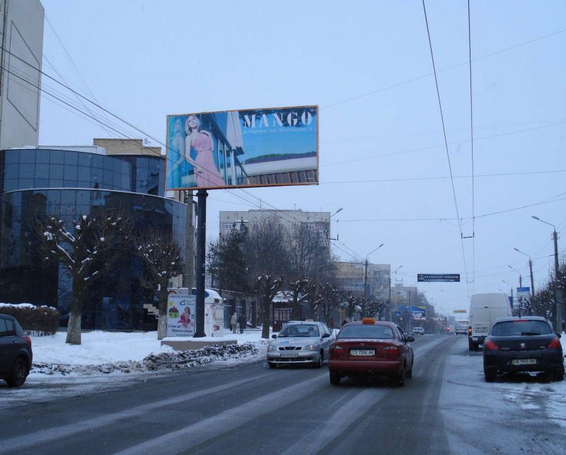 Билборд/Щит, Черновцы, вул.Комарова,18 (ринок, готель Черемош)