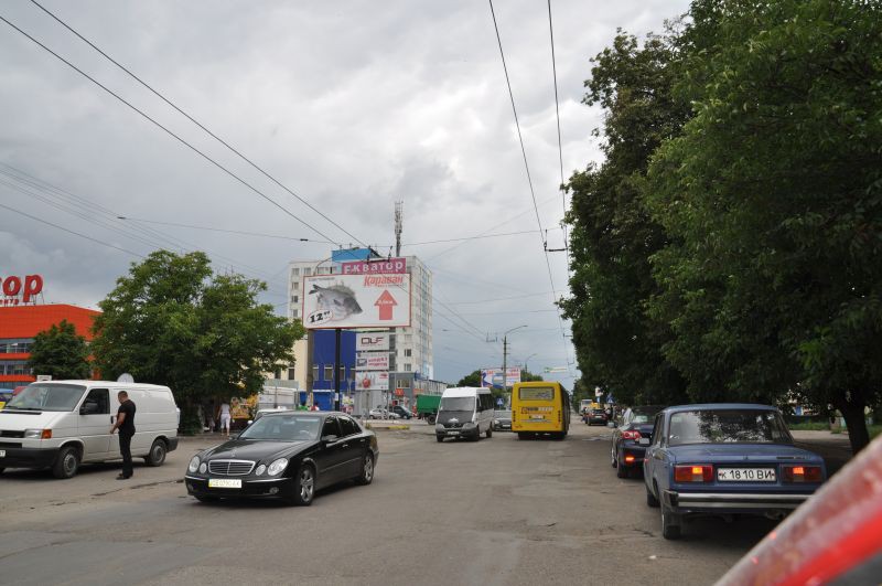 Билборд/Щит, Черновцы, вул.Руська 250   ( р-н. Гравітон)  Т.Ц. Екватор