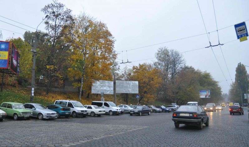 Билборд/Щит, Черновцы, вул. Гагаріна (навпроти з.д. вокзала автостоянка