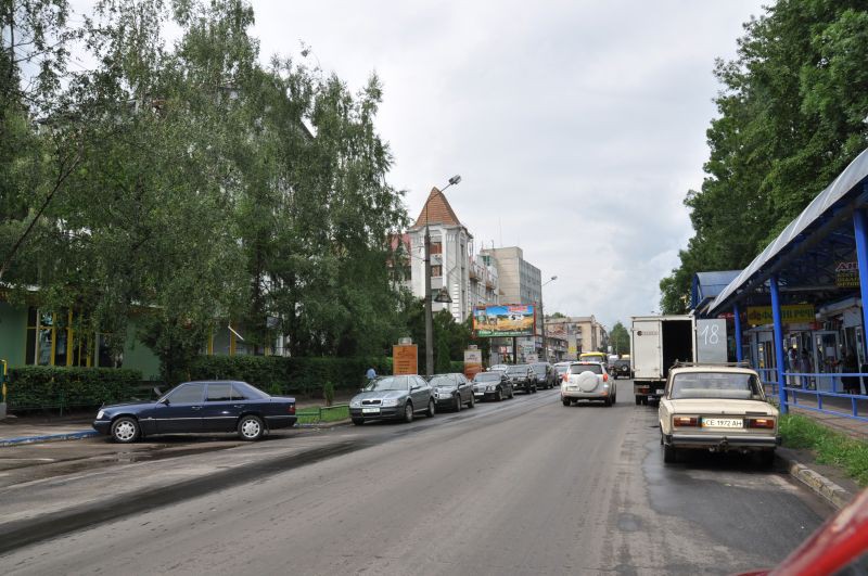 Билборд/Щит, Черновцы, вул. Небесної Сотнi 20 (Т,Ц Формаркет, ПриватБанк)