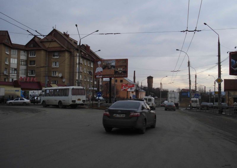 Билборд/Щит, Черновцы, вул.Хотинська-Галицький шлях-Гагаріна (Кільце)