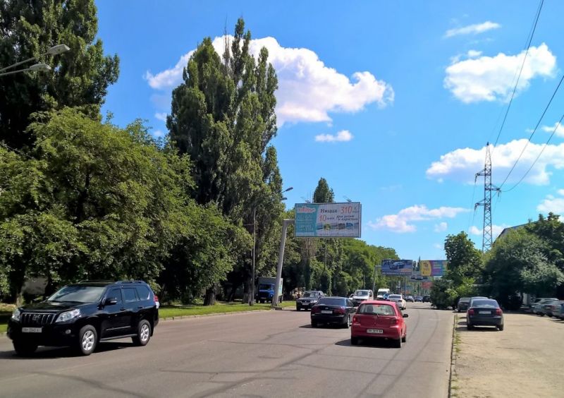 Роллер/Призматрон, Одесса, вул. Краснова / вул. Генерала Швигіна, 40