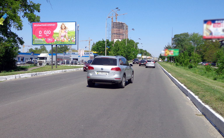Билборд/Щит, Киев, Бровари вул.Київська /150м до поворота на вул.Героїв України (колишня вул.Гагаріна) (В) з Київа/150м до Сільпо