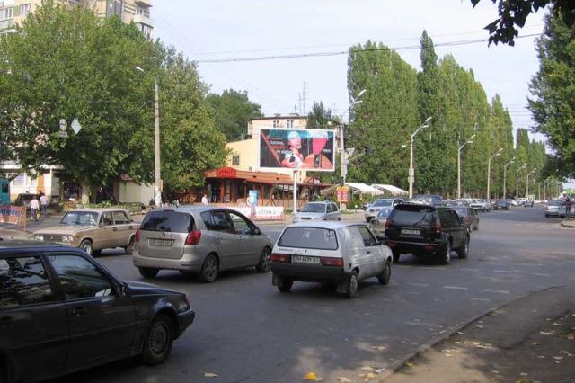 Роллер/Призматрон, Одесса, Івана та Юрія Лип вул., 6 - Філатова вул., 60/1