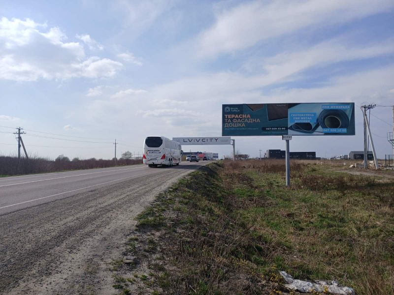 Билборд/Щит, Трассы, М-10, Західний обхід м. Львова, км 14+400, King Cross Leopolis, Епіцентр, Арена Львів ліворуч