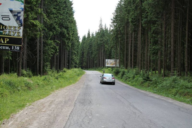 Билборд/Щит, Буковель, Траса Н-09 Мукачево-Львів, дорога від Буковеля до Івано-Франківська (с.Поляниця),  відпоч. комплекс Царина, Батьківський поріг, 300 м перед перехрестям з трасою, напрямок руху на Івано-Франківськ